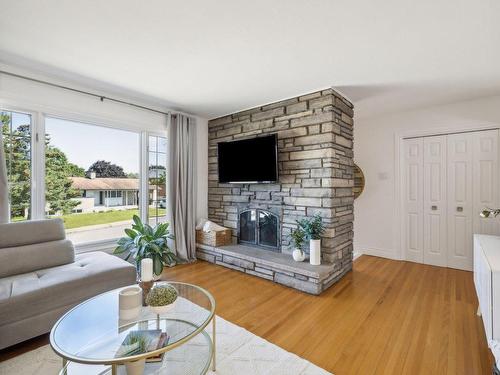 Living room - 21 Rue Meilleur, Gatineau (Hull), QC - Indoor Photo Showing Living Room With Fireplace