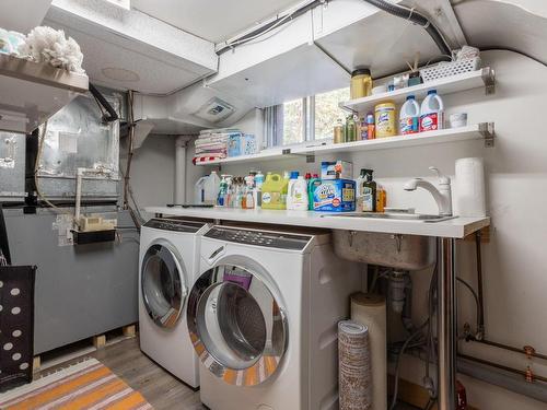 Laundry room - 306 Av. De Putney, Saint-Lambert, QC - Indoor Photo Showing Laundry Room