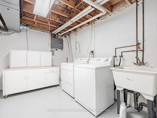 139-91 L'Amoreaux Dr, Toronto, ON - Indoor Photo Showing Laundry Room