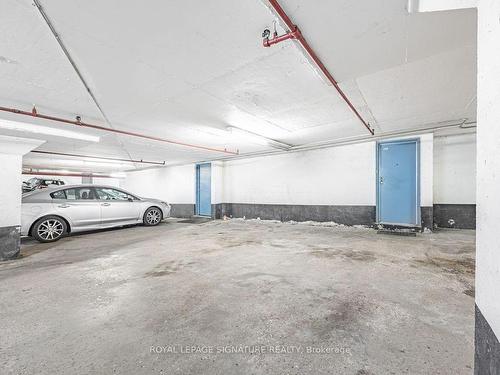 139-91 L'Amoreaux Dr, Toronto, ON - Indoor Photo Showing Garage