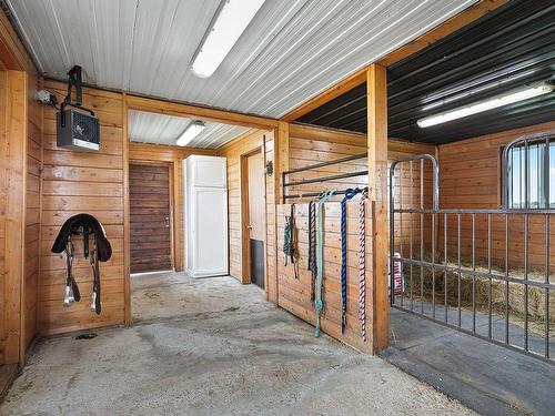 Stable - 150  - C Ch. De Sand Bay, Clarendon, QC - 