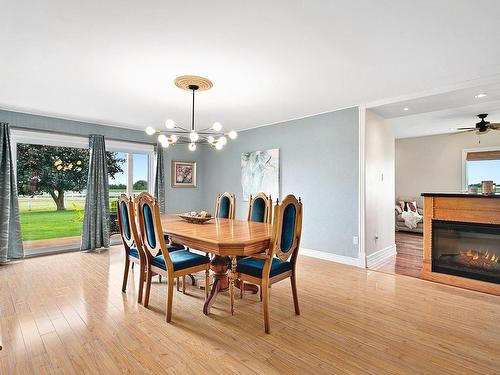 Dining room - 150  - C Ch. De Sand Bay, Clarendon, QC - Indoor Photo Showing Dining Room With Fireplace