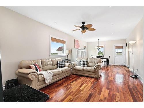 Family room - 150  - C Ch. De Sand Bay, Clarendon, QC - Indoor Photo Showing Living Room