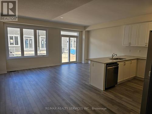 95 Conboy Drive, Erin, ON - Indoor Photo Showing Kitchen