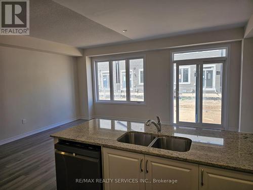 95 Conboy Drive, Erin, ON - Indoor Photo Showing Kitchen With Double Sink