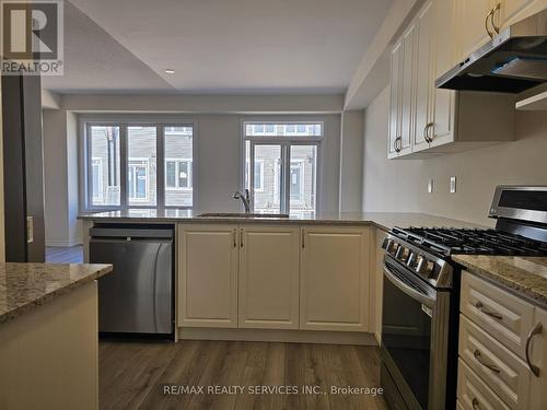 95 Conboy Drive, Erin, ON - Indoor Photo Showing Kitchen With Stainless Steel Kitchen