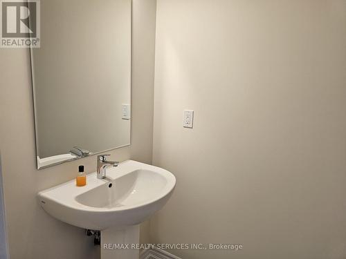 95 Conboy Drive, Erin, ON - Indoor Photo Showing Bathroom