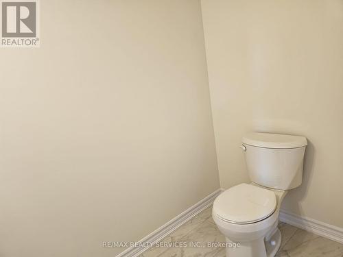 95 Conboy Drive, Erin, ON - Indoor Photo Showing Bathroom