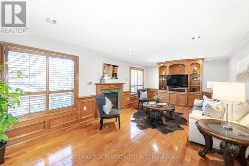 3353 Azelia Court, Mississauga, ON - Indoor Photo Showing Living Room With Fireplace