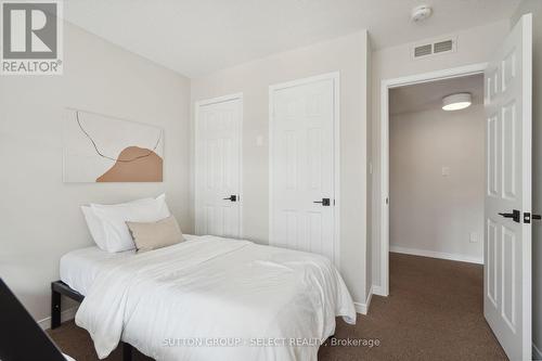 208 - 107 Wintergreen Place, Blue Mountains (Blue Mountain Resort Area), ON - Indoor Photo Showing Bedroom