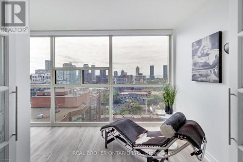 1911 - 705 King Street W, Toronto (Niagara), ON - Indoor Photo Showing Other Room