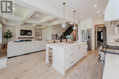 181 Savannah Ridge Drive, Brant (Paris), ON - Indoor Photo Showing Kitchen With Upgraded Kitchen