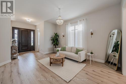 181 Savannah Ridge Drive, Brant (Paris), ON - Indoor Photo Showing Living Room