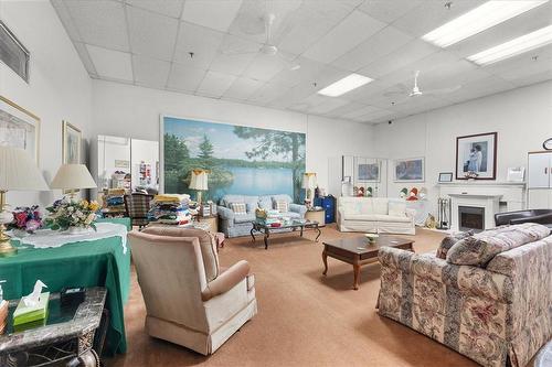 Craft Room - 1359 White Oaks Boulevard|Unit #1604, Oakville, ON - Indoor Photo Showing Living Room