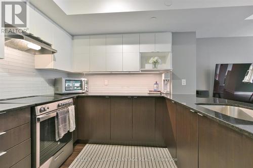 8 - 106 Varna Drive, Toronto (Englemount-Lawrence), ON - Indoor Photo Showing Kitchen