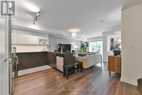 8 - 106 Varna Drive, Toronto (Englemount-Lawrence), ON - Indoor