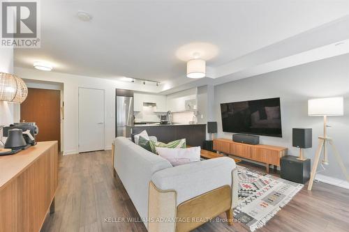 8 - 106 Varna Drive, Toronto (Englemount-Lawrence), ON - Indoor Photo Showing Living Room