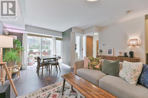 8 - 106 Varna Drive, Toronto (Englemount-Lawrence), ON - Indoor Photo Showing Living Room