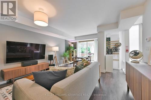 8 - 106 Varna Drive, Toronto (Englemount-Lawrence), ON - Indoor Photo Showing Living Room