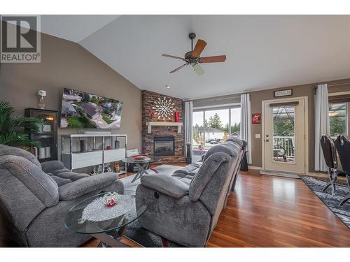 2091 Rose Tree Road, West Kelowna, BC - Indoor Photo Showing Living Room With Fireplace