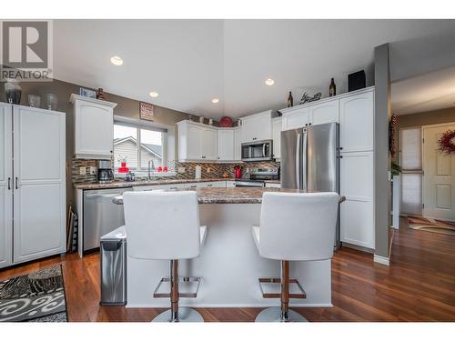 2091 Rose Tree Road, West Kelowna, BC - Indoor Photo Showing Kitchen