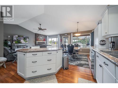 2091 Rose Tree Road, West Kelowna, BC - Indoor Photo Showing Kitchen