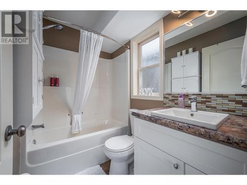 2091 Rose Tree Road, West Kelowna, BC - Indoor Photo Showing Bathroom