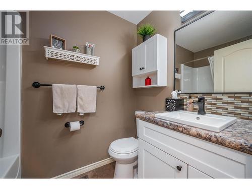 2091 Rose Tree Road, West Kelowna, BC - Indoor Photo Showing Bathroom