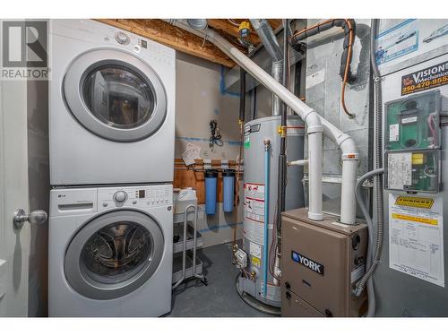 2091 Rose Tree Road, West Kelowna, BC - Indoor Photo Showing Laundry Room