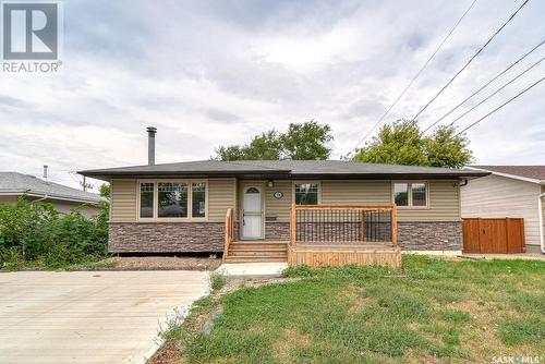 1196 Duffield Crescent, Moose Jaw, SK - Outdoor