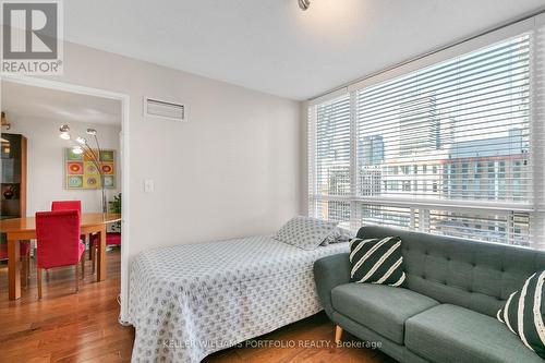 1009 - 43 Eglinton Avenue E, Toronto (Mount Pleasant West), ON - Indoor Photo Showing Bedroom