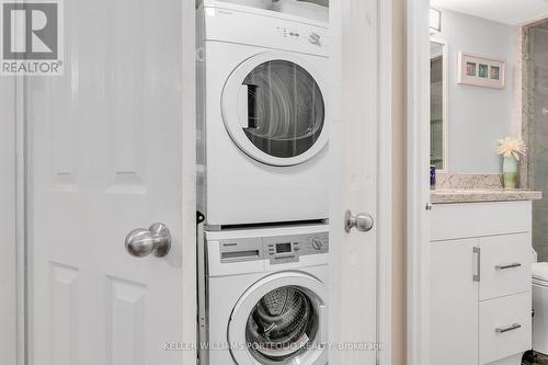 1009 - 43 Eglinton Avenue E, Toronto (Mount Pleasant West), ON - Indoor Photo Showing Laundry Room