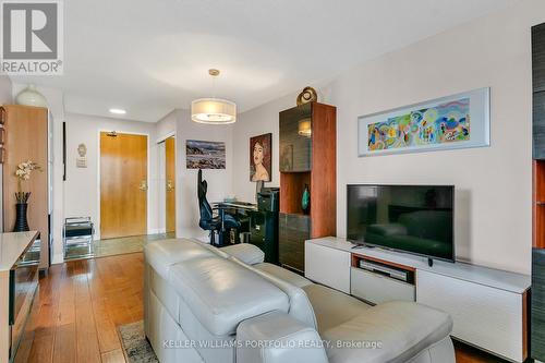 1009 - 43 Eglinton Avenue E, Toronto (Mount Pleasant West), ON - Indoor Photo Showing Living Room