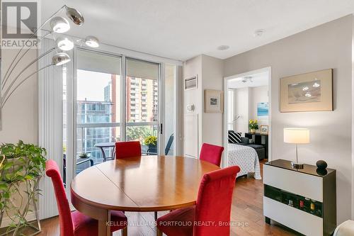 1009 - 43 Eglinton Avenue E, Toronto (Mount Pleasant West), ON - Indoor Photo Showing Dining Room