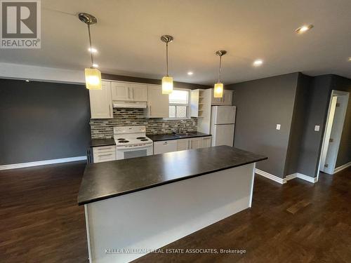 233 Lakeshore Road E, Mississauga (Port Credit), ON - Indoor Photo Showing Kitchen