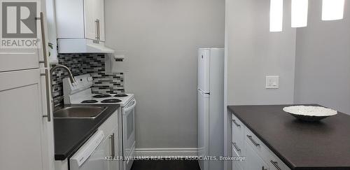 233 Lakeshore Road E, Mississauga (Port Credit), ON - Indoor Photo Showing Kitchen