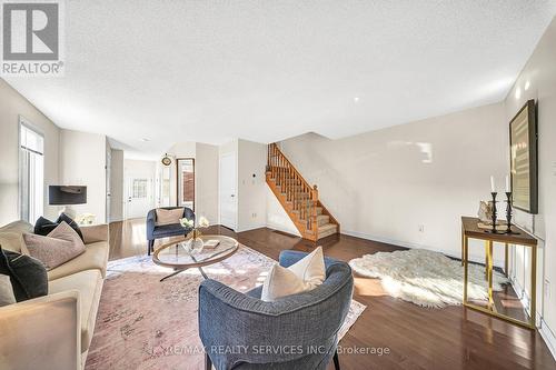 1492 Warbler Road, Oakville, ON - Indoor Photo Showing Living Room