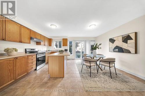 1492 Warbler Road, Oakville, ON - Indoor Photo Showing Kitchen