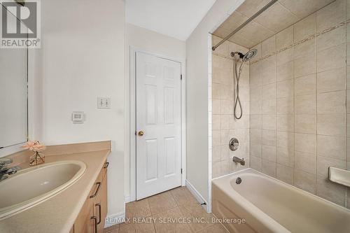 1492 Warbler Road, Oakville (West Oak Trails), ON - Indoor Photo Showing Bathroom