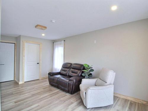 Living room - 387 Route 113 S., Senneterre - Paroisse, QC - Indoor Photo Showing Living Room