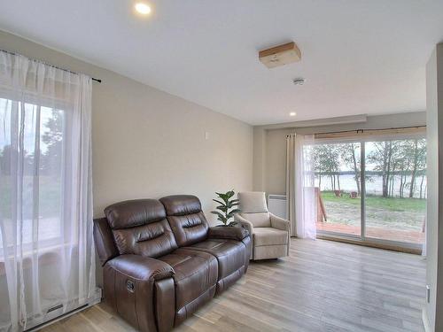 Living room - 387 Route 113 S., Senneterre - Paroisse, QC - Indoor Photo Showing Living Room