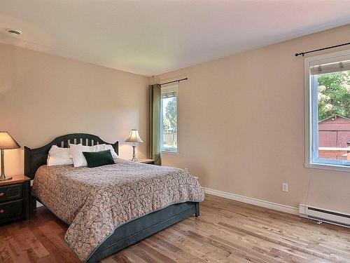 Chambre Ã  coucher principale - 3075 Rue Laurin, Sainte-Marthe-Sur-Le-Lac, QC - Indoor Photo Showing Bedroom