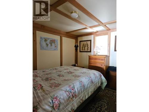 5851 6 Highway, Burton, BC - Indoor Photo Showing Bedroom