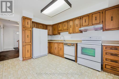 73 Moorehouse Drive, Toronto (Milliken), ON - Indoor Photo Showing Kitchen