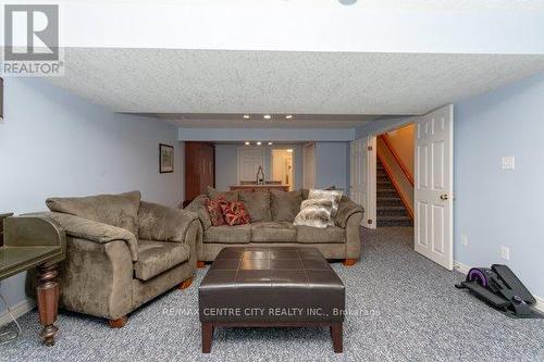 22 - 20 Windemere Place, St. Thomas, ON - Indoor Photo Showing Living Room