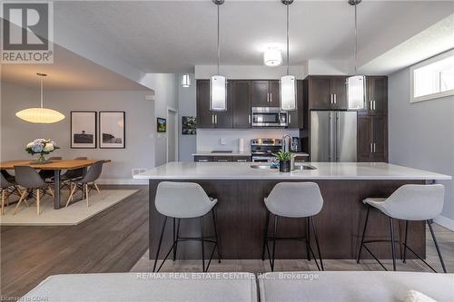 17 - 32 Arkell Road, Guelph (Guelph South), ON - Indoor Photo Showing Kitchen With Stainless Steel Kitchen With Upgraded Kitchen