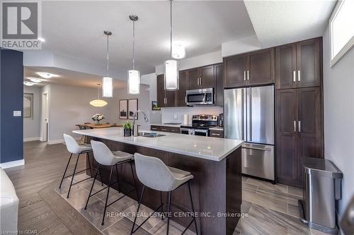 17 - 32 Arkell Road, Guelph, ON - Indoor Photo Showing Kitchen With Stainless Steel Kitchen With Upgraded Kitchen