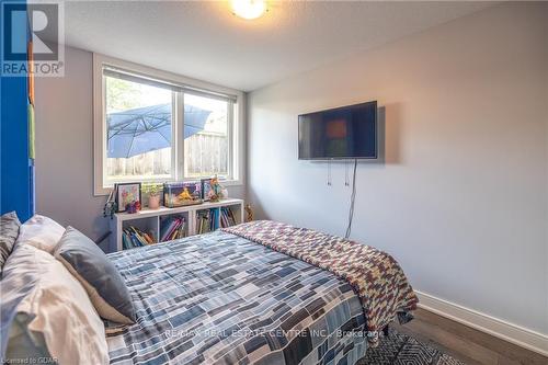 17 - 32 Arkell Road, Guelph, ON - Indoor Photo Showing Bedroom