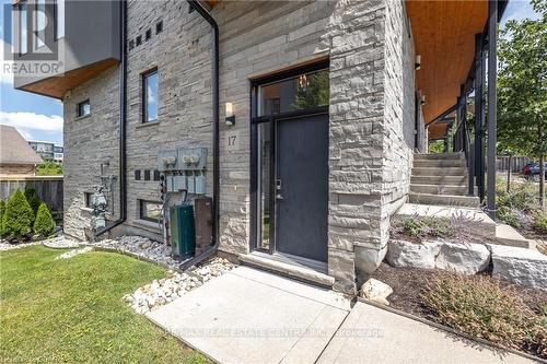 17 - 32 Arkell Road, Guelph (Guelph South), ON - Outdoor