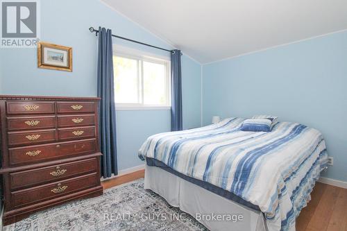 2946 Pigeon Lake Road, Kawartha Lakes, ON - Indoor Photo Showing Bedroom